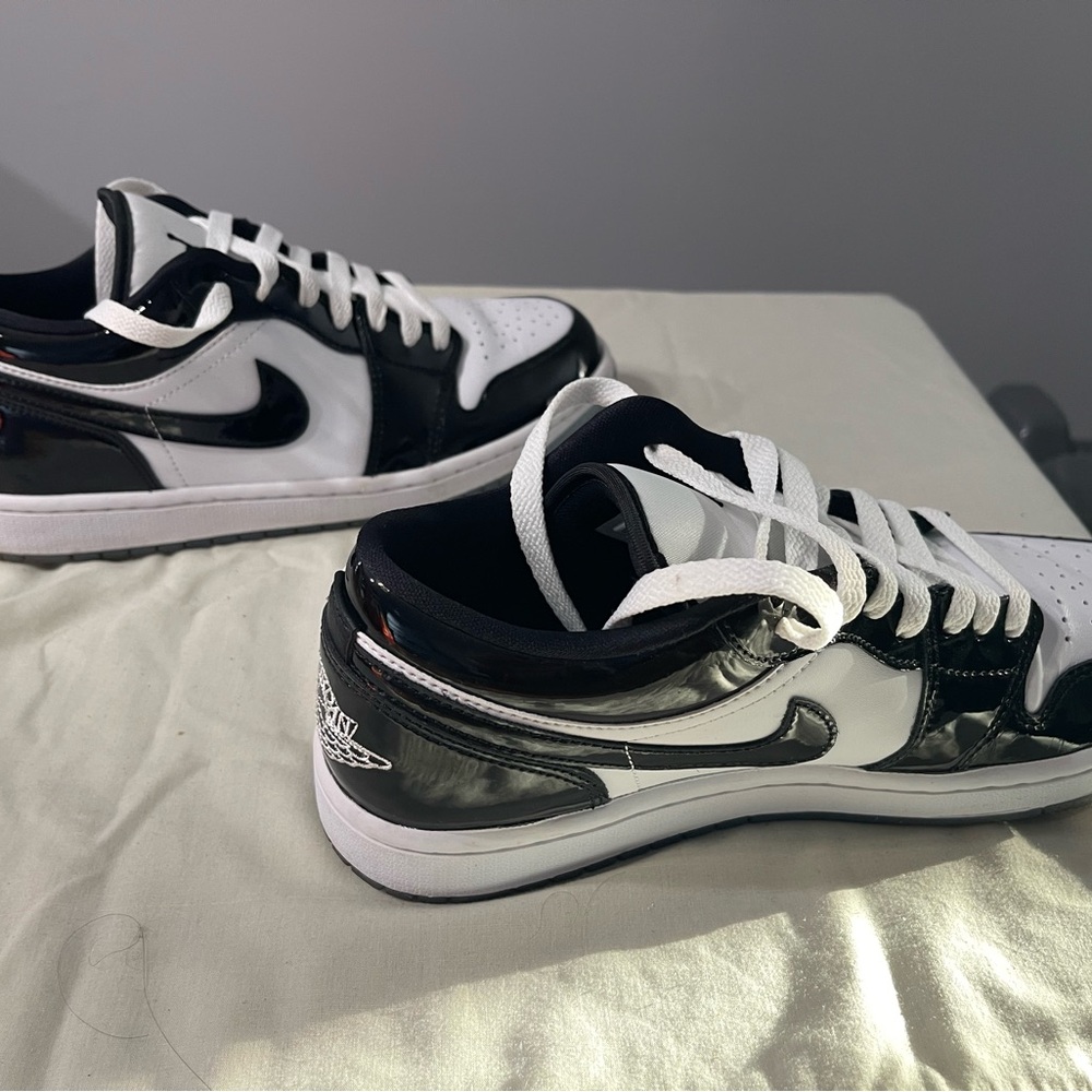 Nike Air Jordon 1 Low SE
Men’s 8.5
White/Black